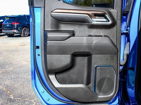 Used 2022 Chevrolet Silverado 1500 RST image 11