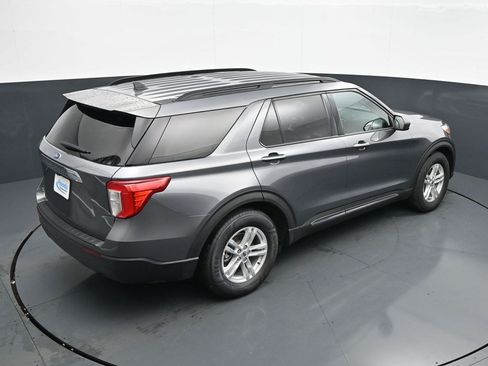 Used 2021 Ford Explorer XLT RWD image 18