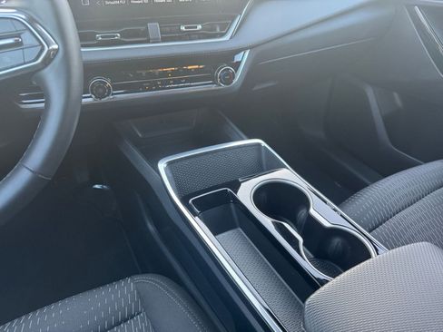 Used 2025 Chevrolet Equinox LT image 40