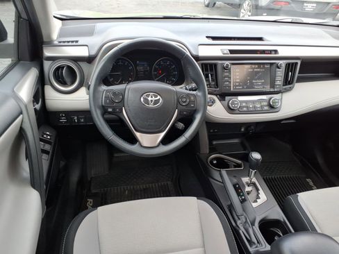Used 2018 Toyota RAV4 XLE image 8