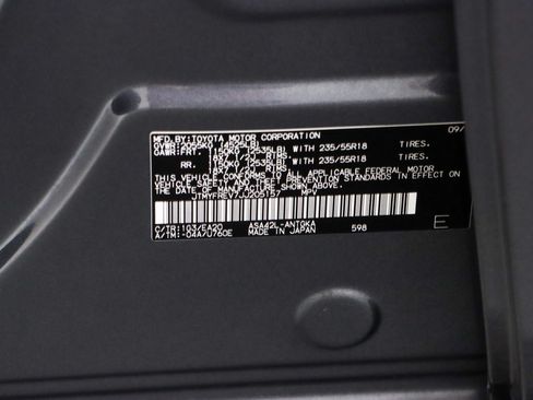 Used 2018 Toyota RAV4 Limited FWD image 33