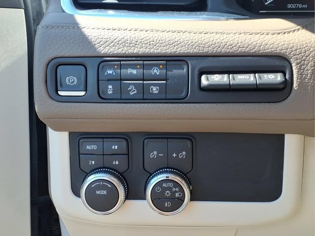 Used 2023 GMC Yukon Denali AWD/4WD image 13