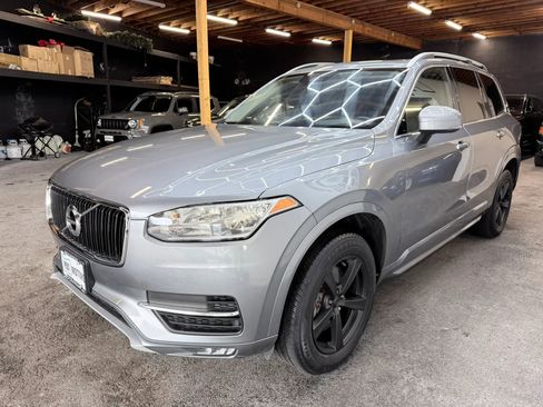Used 2016 Volvo XC90 T5 Momentum image 4