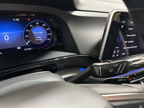 Certified 2025 Volkswagen Atlas Peak Edition SE image 55