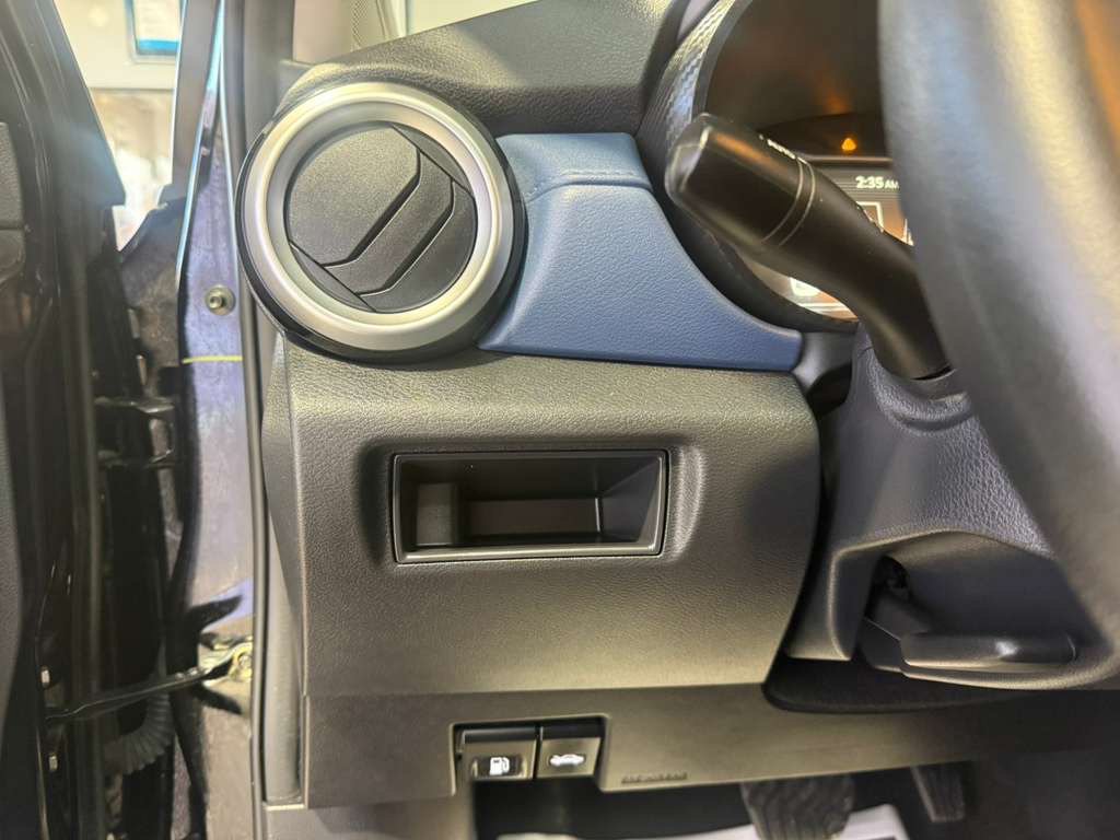 Used 2025 Nissan Versa SV FWD image 19