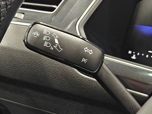 Used 2024 Volkswagen Tiguan SE R-Line image 50