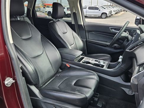 Used 2022 Ford Edge Titanium image 15