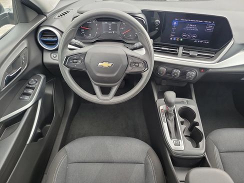 Used 2025 Chevrolet Trax LS FWD image 14