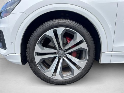 Used 2019 Audi Q8 Prestige AWD/4WD image 9