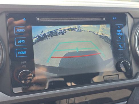 Used 2017 Toyota Tacoma TRD Off-Road w/ Tow Package (A/T) AWD/4WD image 34