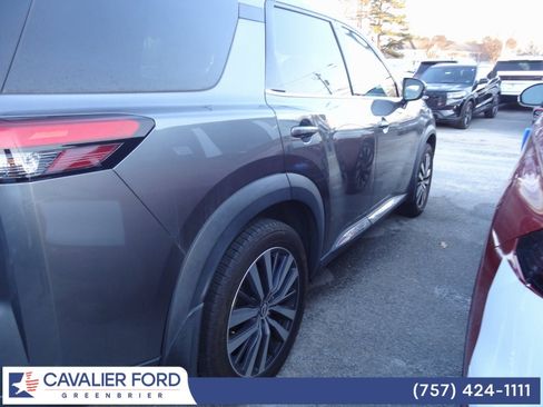Used 2022 Nissan Pathfinder Platinum w/ Cargo Package image 5