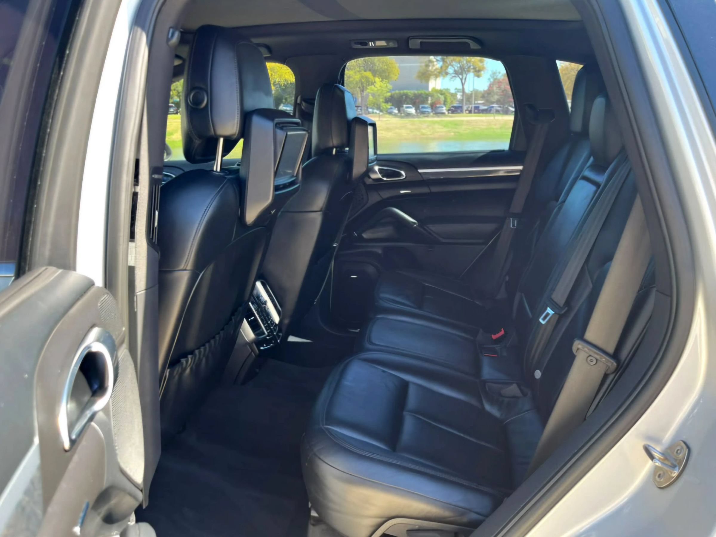 Used 2012 Porsche Cayenne S AWD/4WD image 42