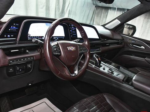 Used 2023 Cadillac Escalade ESV Sport Platinum w/ LPO, ONYX Package AWD/4WD image 20