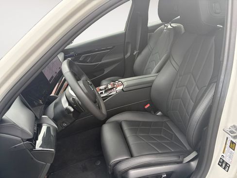 Used 2026 BMW 530i xDrive AWD/4WD image 9