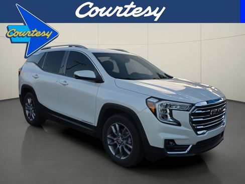 Used 2022 GMC Terrain SLT image 1