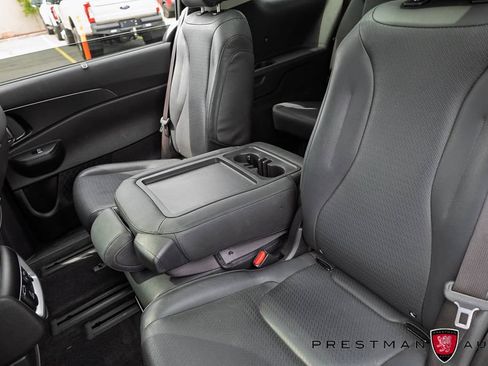 Used 2025 Kia Carnival SX Prestige FWD image 43