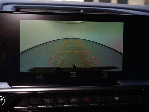 Used 2025 Chevrolet Silverado 3500 LT w/ Convenience Package image 9