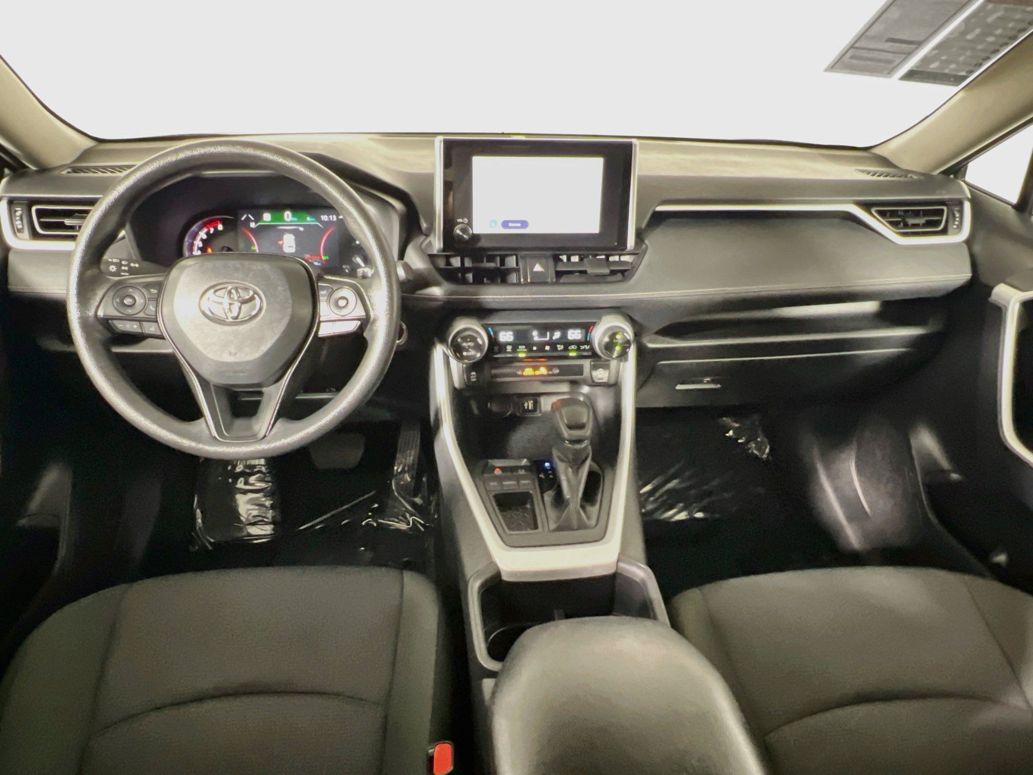 Used 2025 Toyota RAV4 XLE FWD image 30