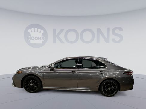 Used 2023 Toyota Camry XSE image 2