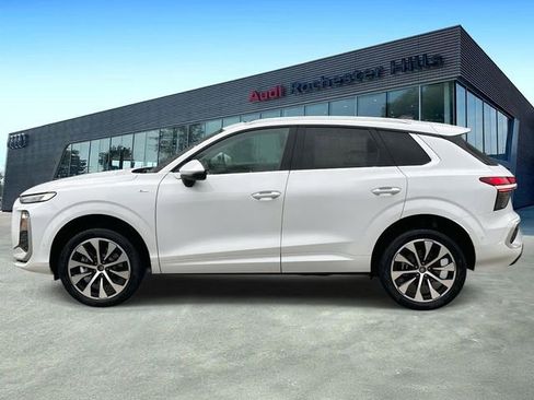 New 2026 Audi Q3 quattro 2.0T image 2