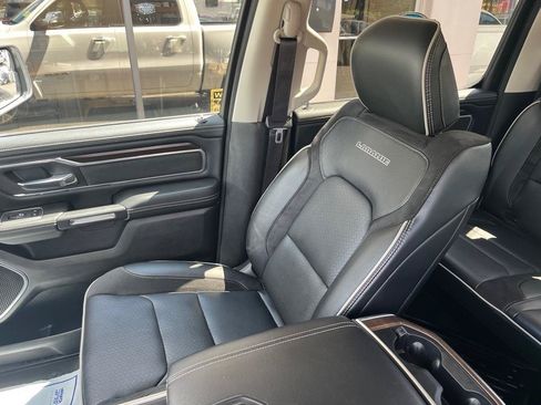 Used 2022 RAM 1500 Laramie AWD/4WD image 12