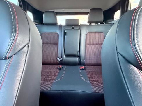 Used 2025 Nissan Kicks SR FWD image 17