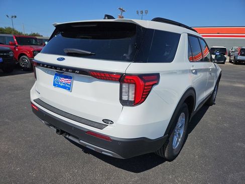 New 2026 Ford Explorer Active w/ Active Comfort Package RWD image 11