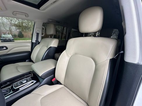 Used 2024 INFINITI QX80 Premium Select w/ Cargo Package AWD/4WD image 17