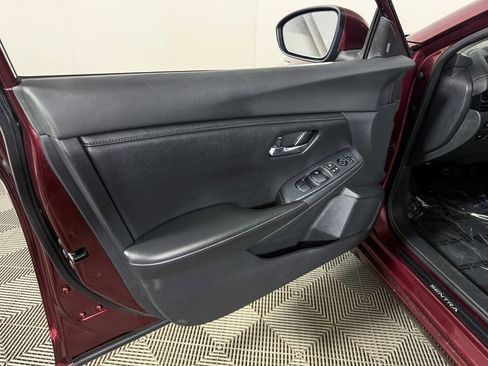 Certified 2020 Nissan Sentra SV FWD image 35