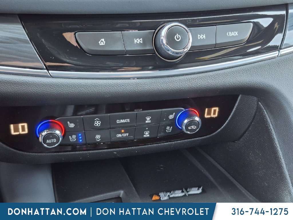 Used 2024 Buick Enclave Premium AWD/4WD image 10
