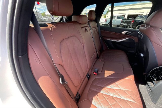 Used 2023 BMW X5 xDrive40i w/ M Sport Package AWD/4WD image 29