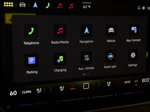 Used 2025 Volkswagen ID. Buzz Pro S image 39