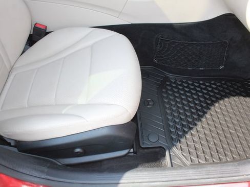 Used 2018 Mercedes-Benz C 300 4MATIC Sedan image 13