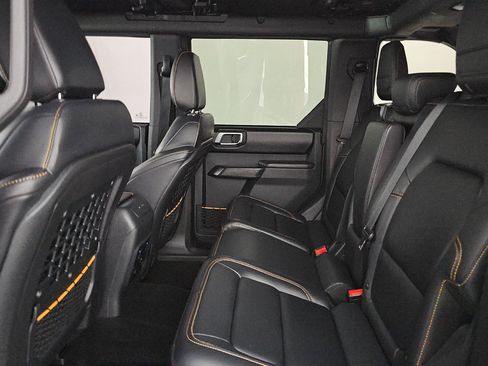 Used 2024 Ford Bronco Badlands AWD/4WD image 12