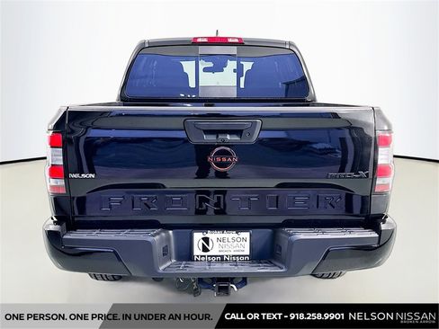 Used 2024 Nissan Frontier Pro-X image 6