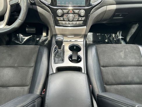 Used 2020 Jeep Grand Cherokee Altitude image 12