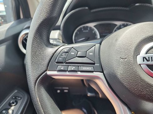Used 2022 Nissan Versa S FWD image 22