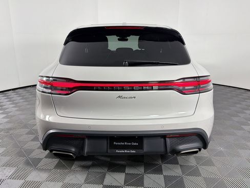 Certified 2024 Porsche Macan AWD/4WD image 10