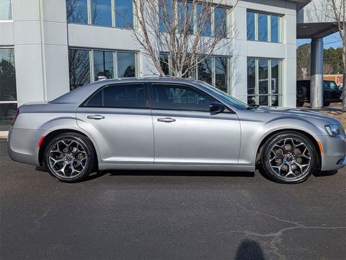 Used 2018 Chrysler 300 Touring w/ Sport Appearance Package image 3