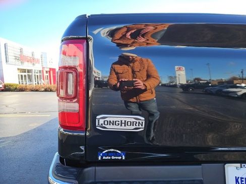 Used 2019 RAM 1500 Limited image 9