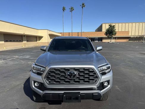 Used 2023 Toyota Tacoma TRD Off-Road image 2