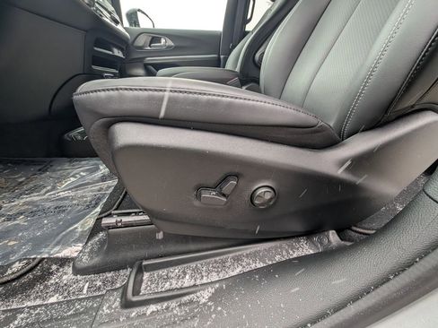 New 2026 Chrysler Pacifica Select w/ S Appearance Package FWD image 15