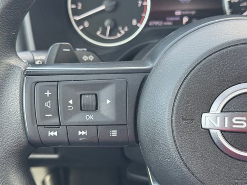 Used 2024 Nissan Rogue SV FWD image 22