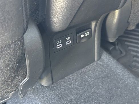 Used 2025 Toyota Prius SE image 14