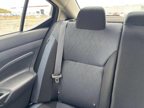 Used 2025 Nissan Versa SV FWD image 34