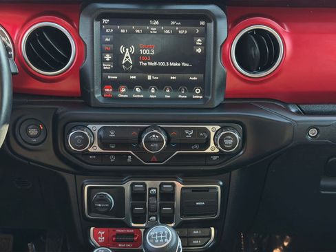 Used 2021 Jeep Gladiator Rubicon image 12