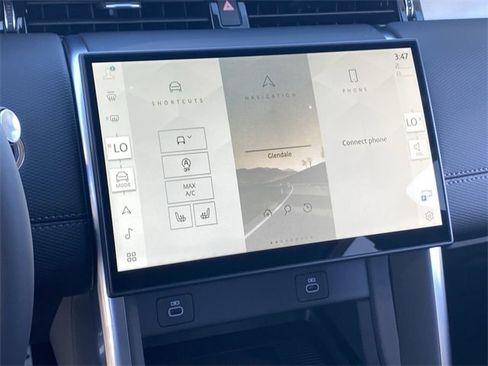 Used 2025 Land Rover Discovery Sport Dynamic SE image 7