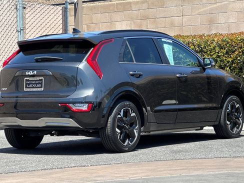 Used 2023 Kia Niro Wave FWD image 4