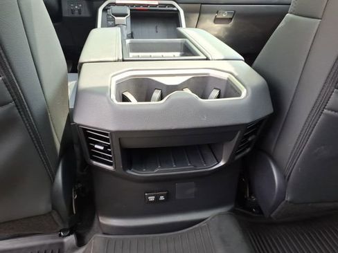 Used 2025 Toyota Tundra Limited AWD/4WD image 14