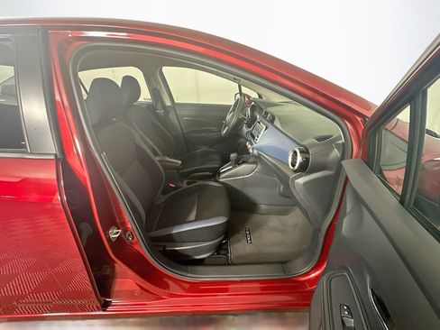 Used 2025 Nissan Versa SV FWD image 29